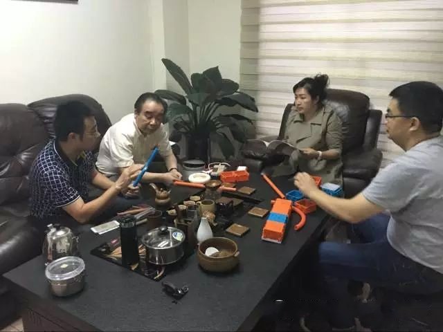 中国建筑装饰协会会莅临材通管业洽商合作